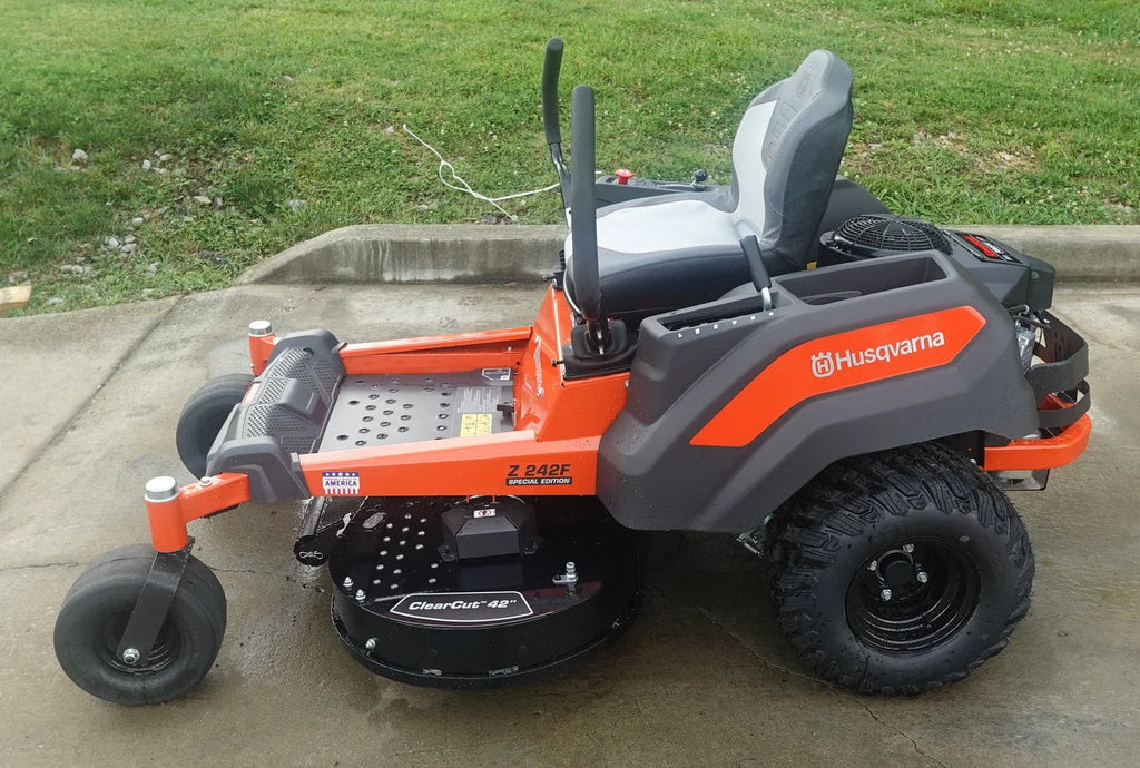 Husqvarna Z242F Special Editions 42″ Zero Turn Mowers 21.5HP KAW (Scratch and Dent)