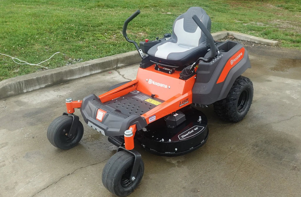 Husqvarna Z242F Special Editions 42″ Zero Turn Mowers 21.5HP KAW (Scratch and Dent)